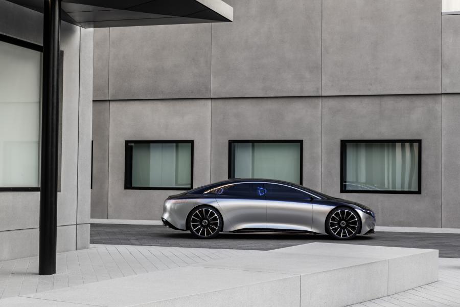  Mercedes-Benz Vision EQS 2019 года  (фото 18 из 54)